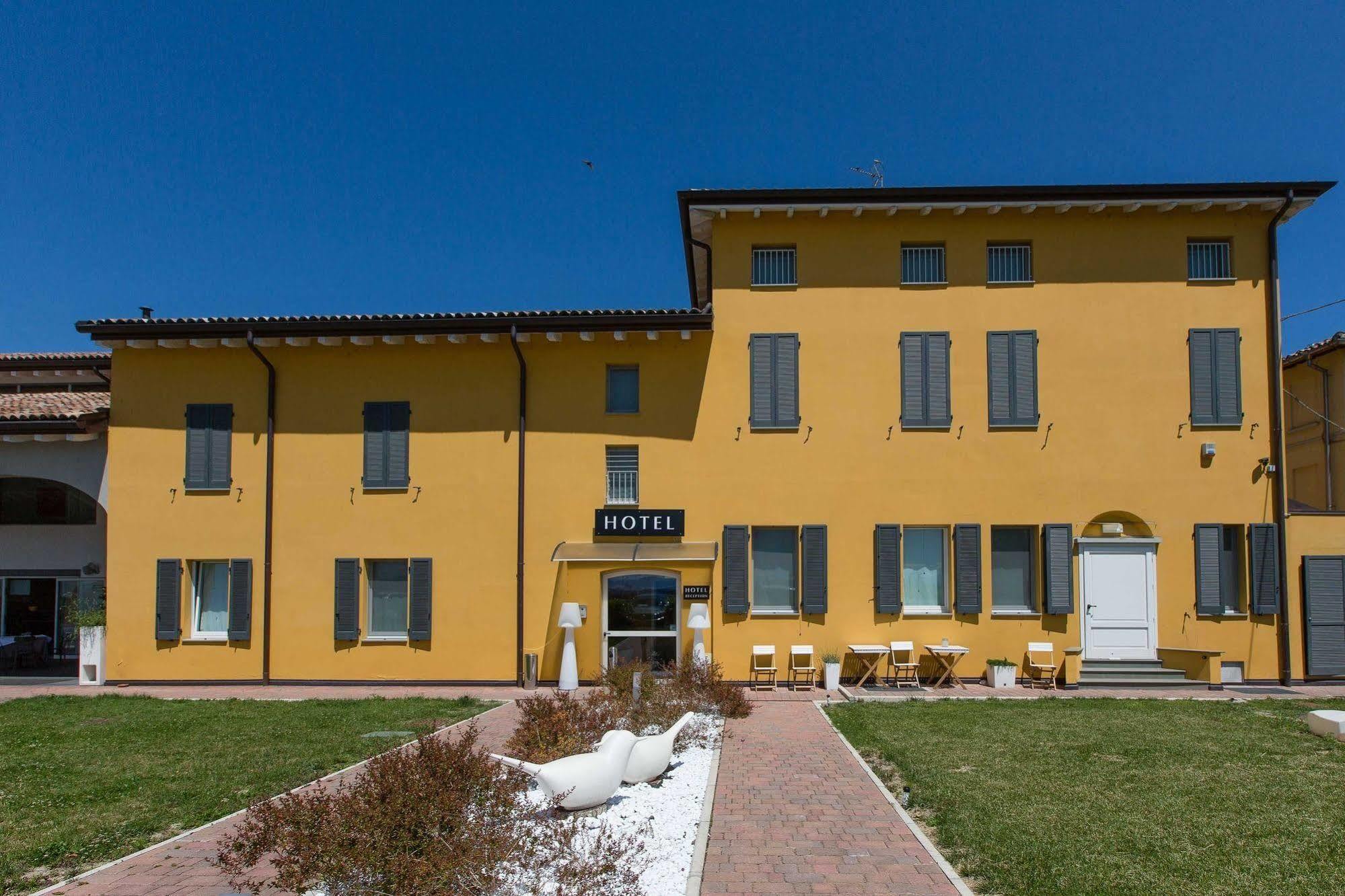 Hotel Forlanini 52 Parma Exteriér fotografie