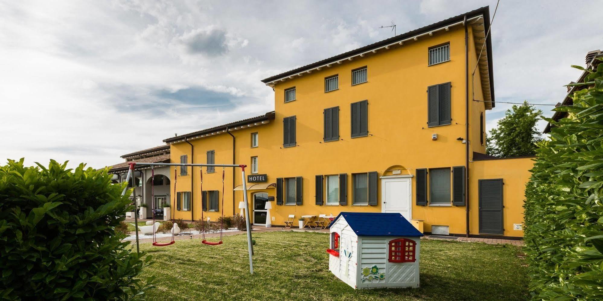 Hotel Forlanini 52 Parma Exteriér fotografie