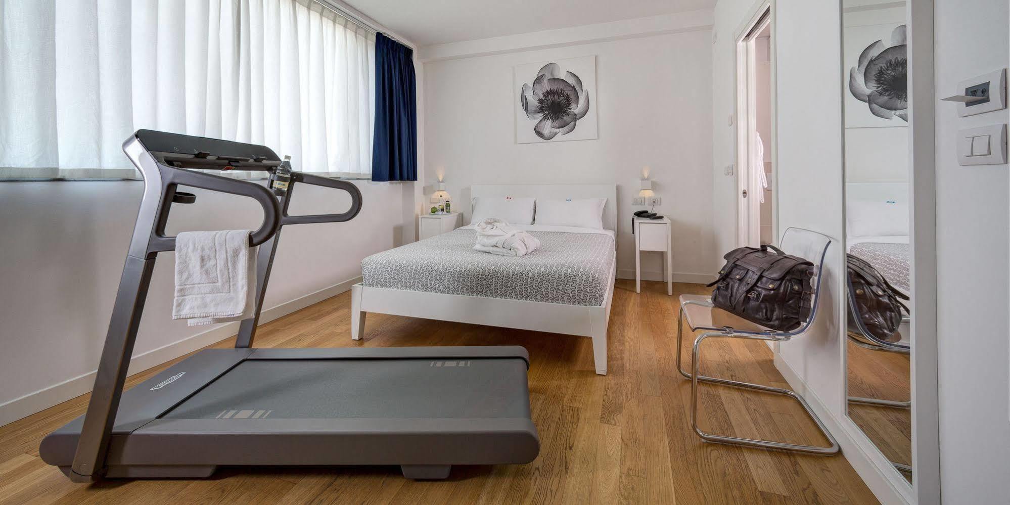 Hotel Forlanini 52 Parma Exteriér fotografie
